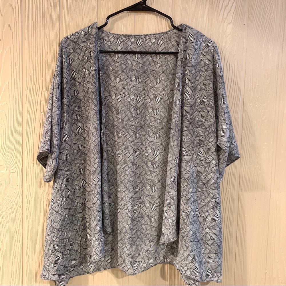 NWOT 2 Printed Kimonos